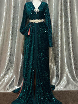 قفطان مميز باللون الأخضر الزمردي