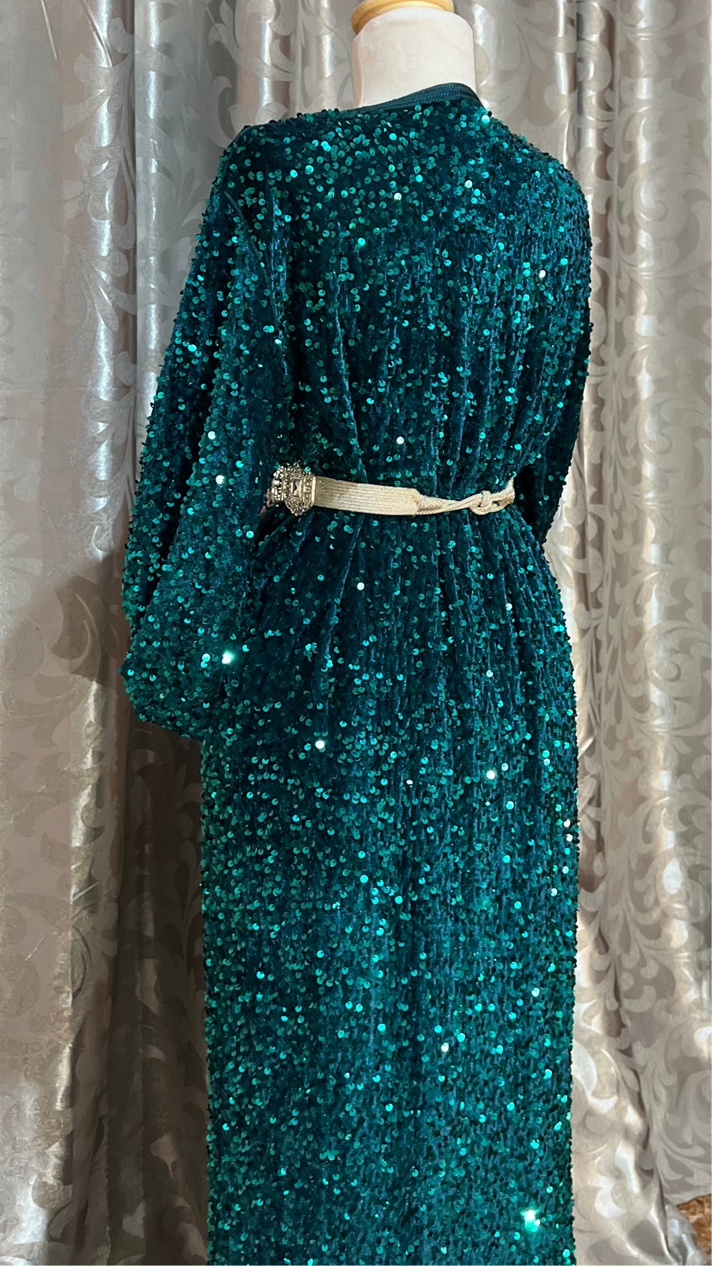 Kaftan distinctif de couleur vert émeraude