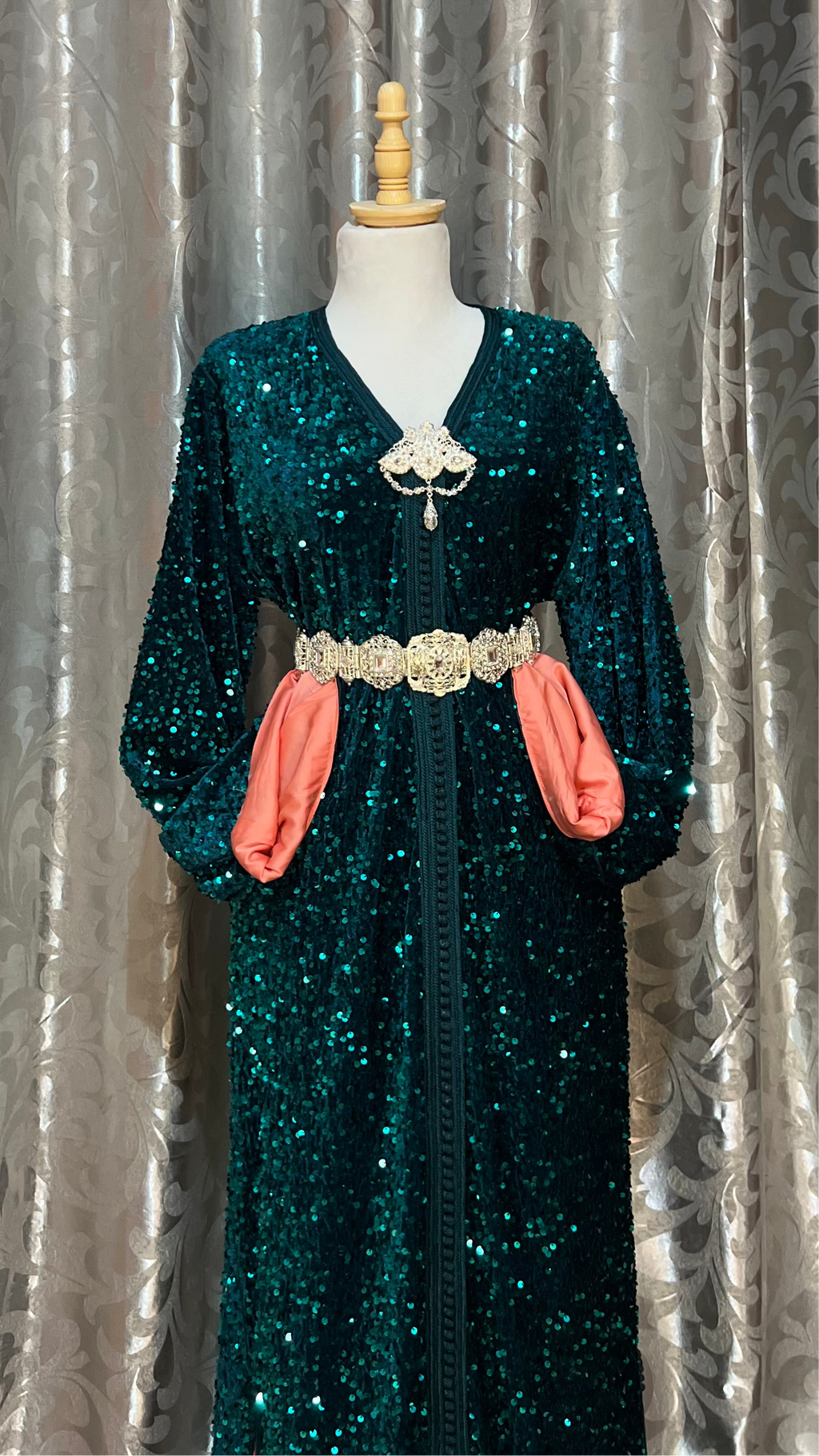 Kaftan distinctif de couleur vert émeraude