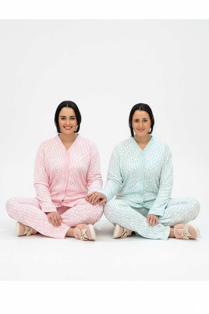 فتاتين - جلوس حميمي