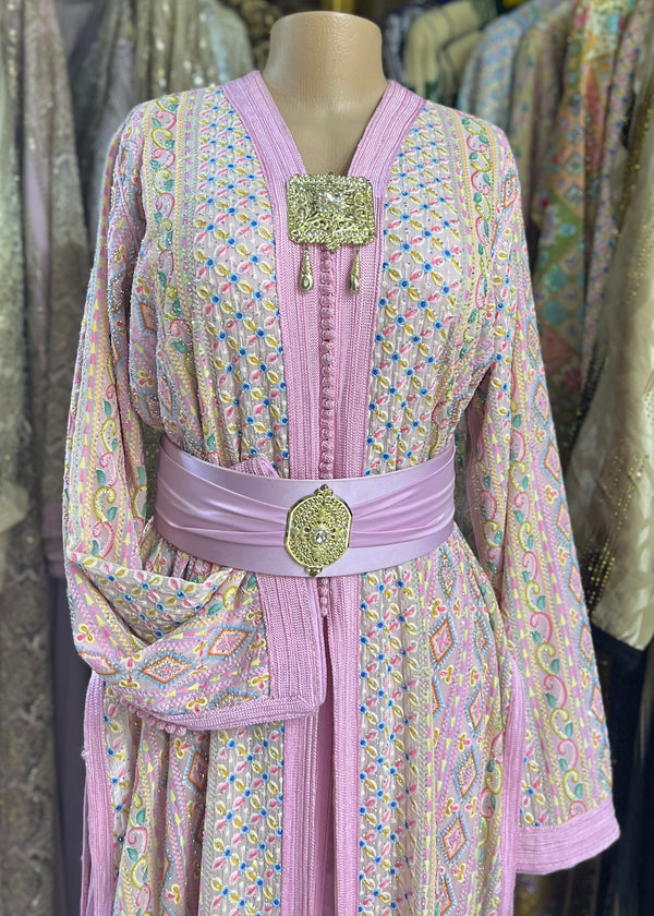 تاكيتا ساري