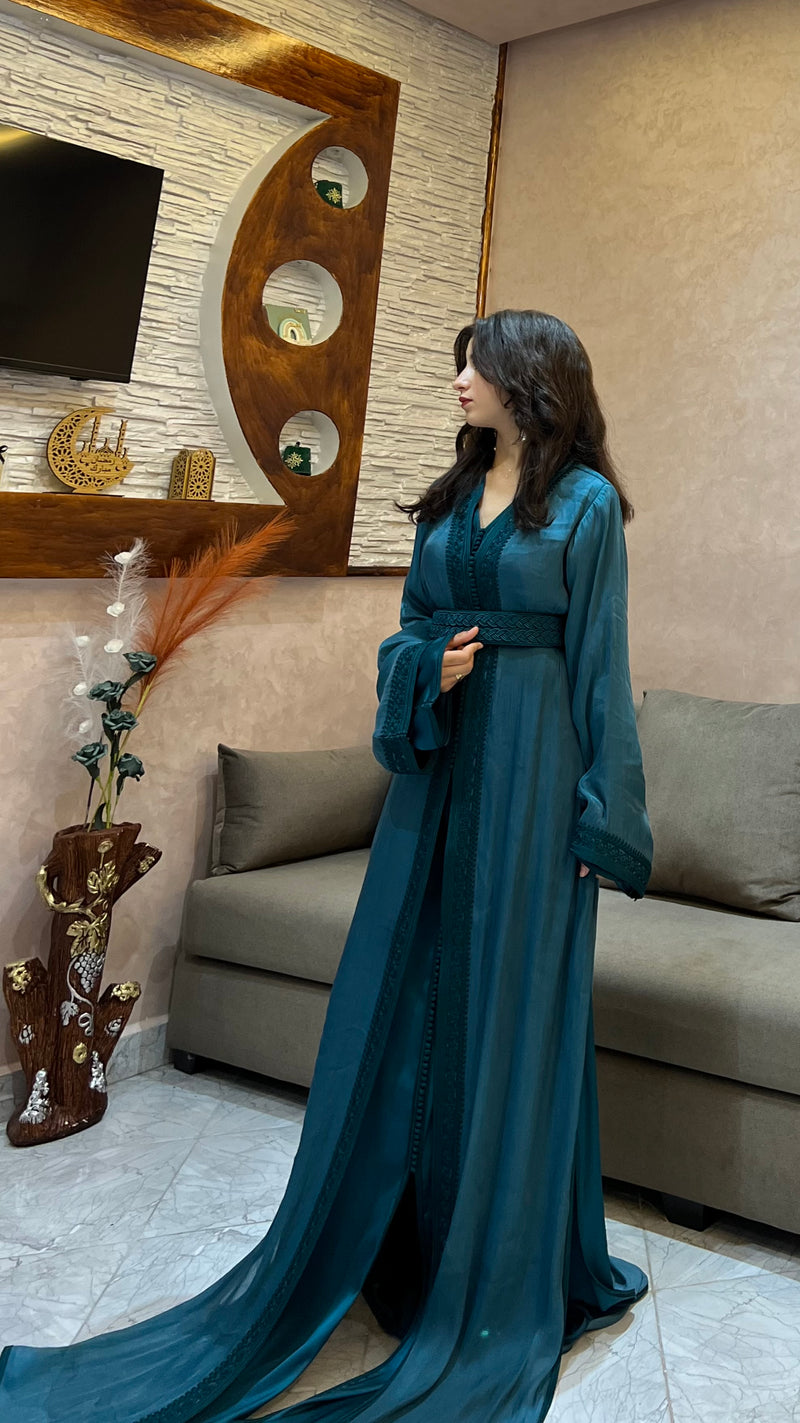 Caftan de luxe en bleu pétrole