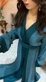 Caftan de luxe en bleu pétrole