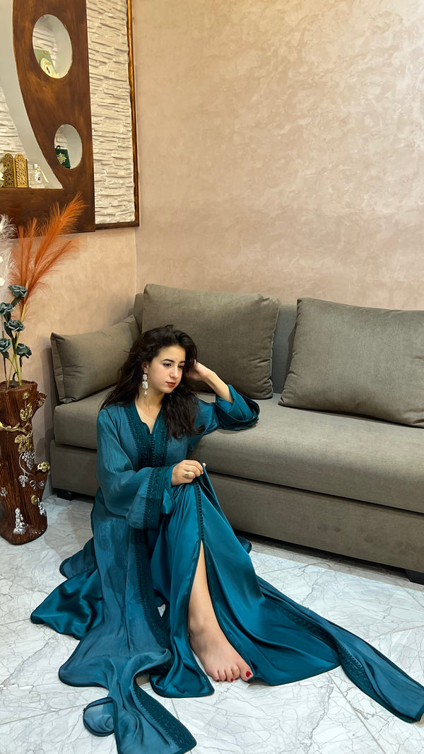 Caftan de luxe en bleu pétrole