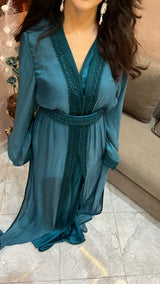 Caftan de luxe en bleu pétrole