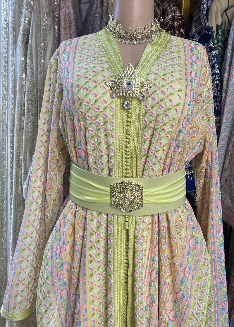 تاكيتا ساري